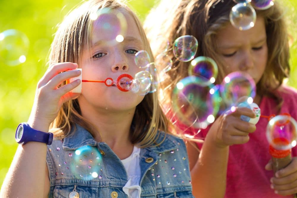 Imagen de ¡Esto Tiene Física! Ciencia En Verano. Ingeniería De Altura Y Burbujas Colosales: Un Laboratorio Al Aire Libre.